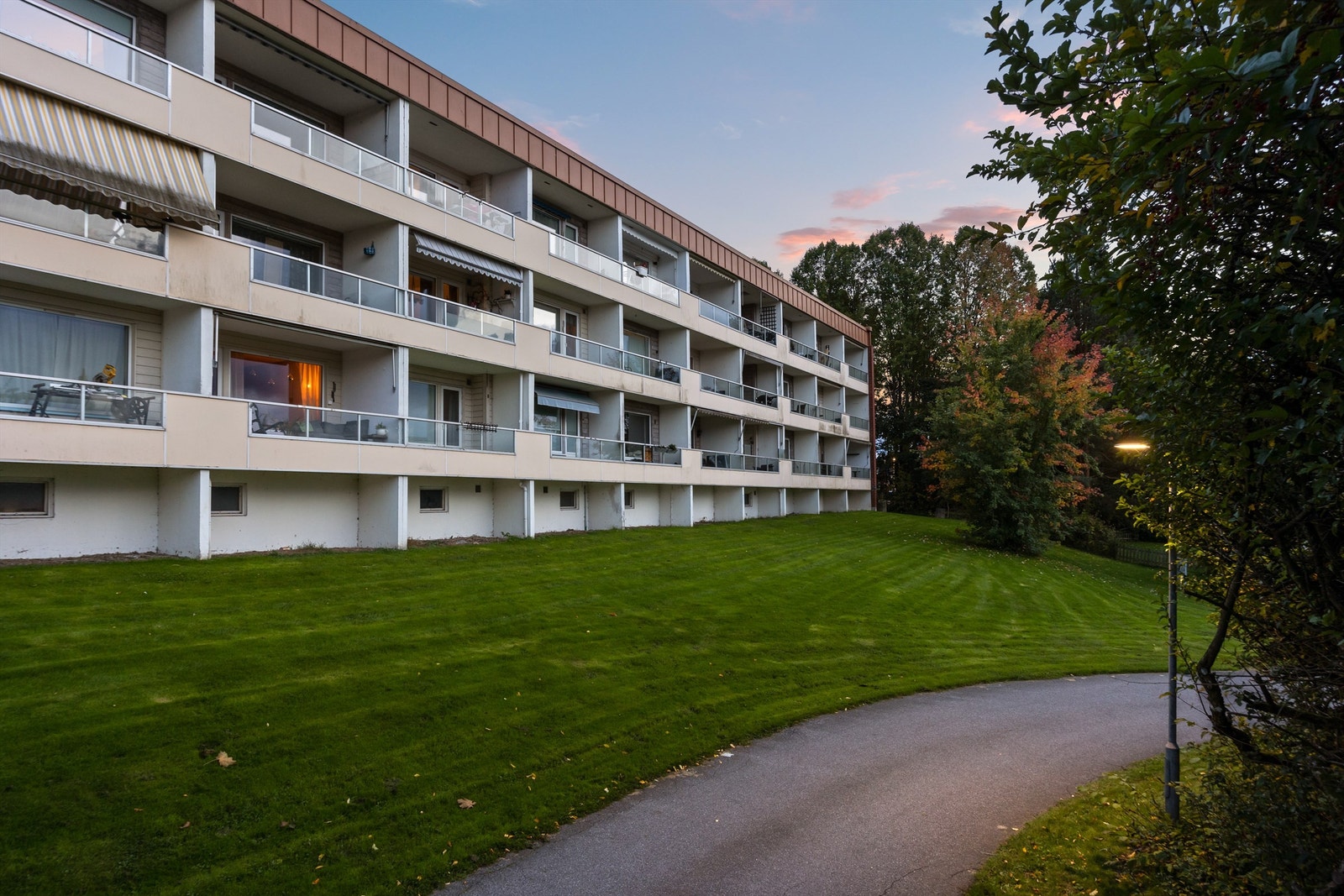 Leiligheten ligger i 2. etasje Galleribilde