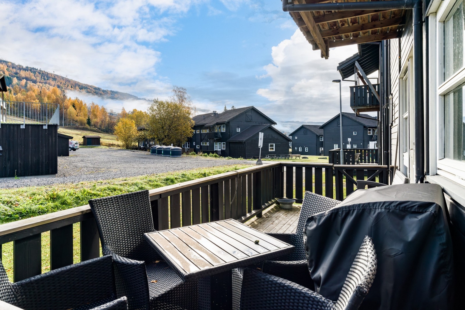 Terrasse på 11m2 med utgang fra stue. Galleribilde