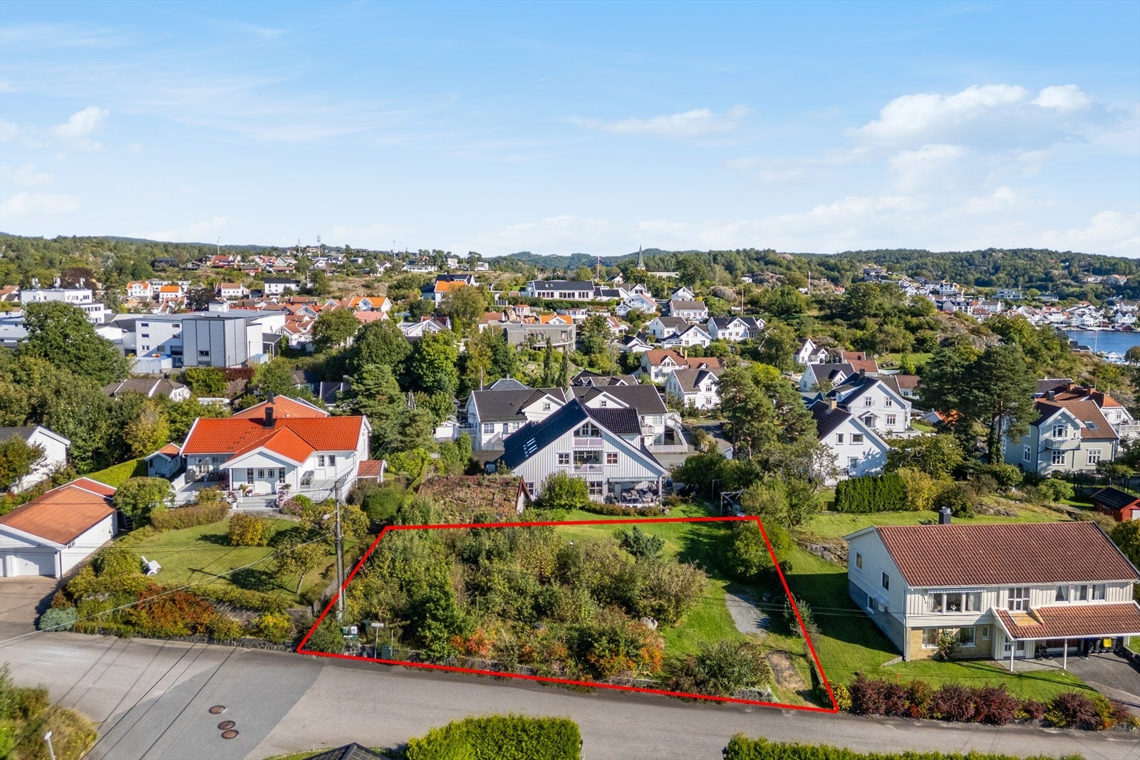 Solrik beliggenhet i en attraktiv bydel. Galleribilde