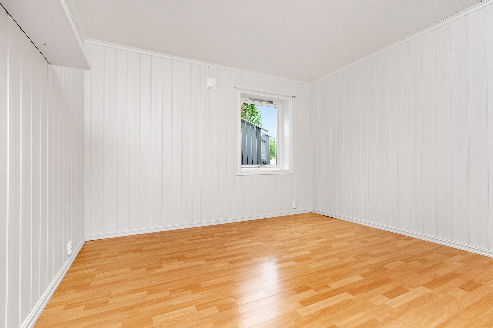 Sokkelleiligheten har 2 gode soverom. Galleribilde