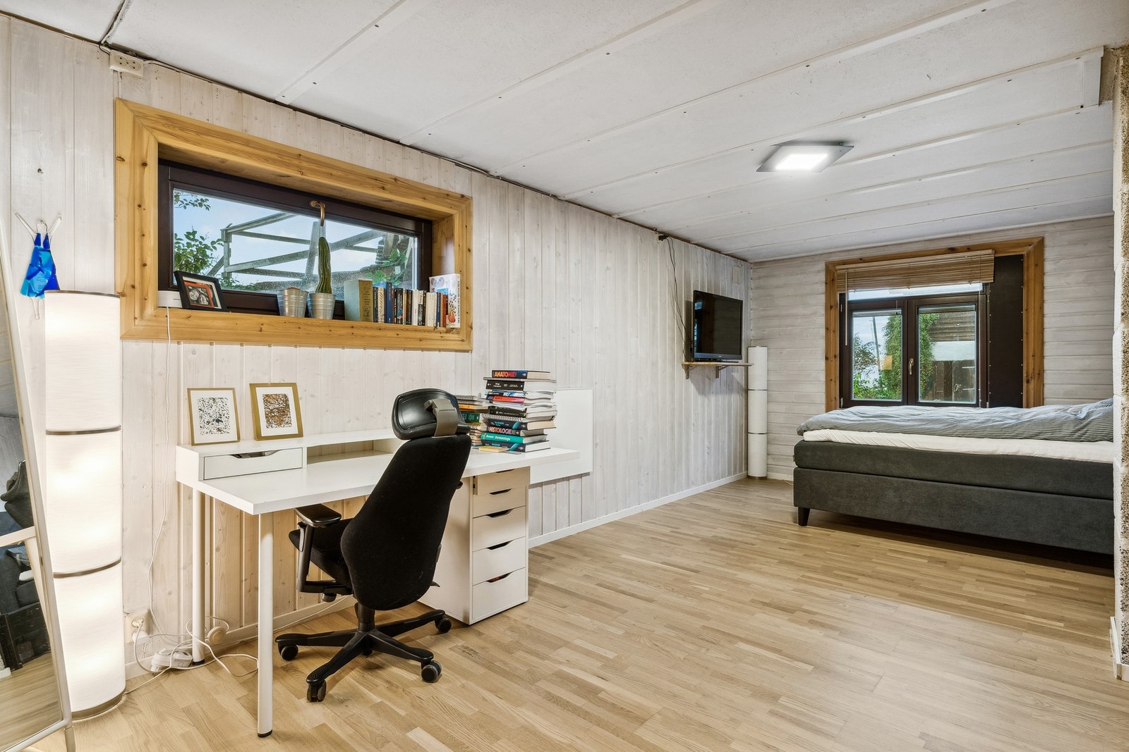 Hovedbygning: Innredet rom i underetasje. Galleribilde