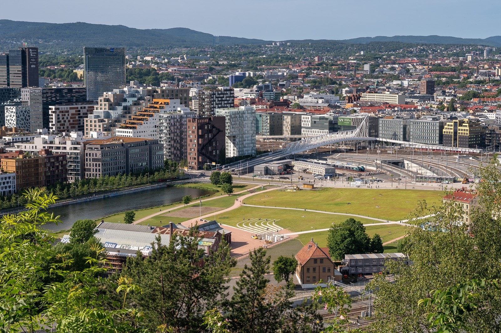 Middelalderparken møter Bjørvika. Galleribilde