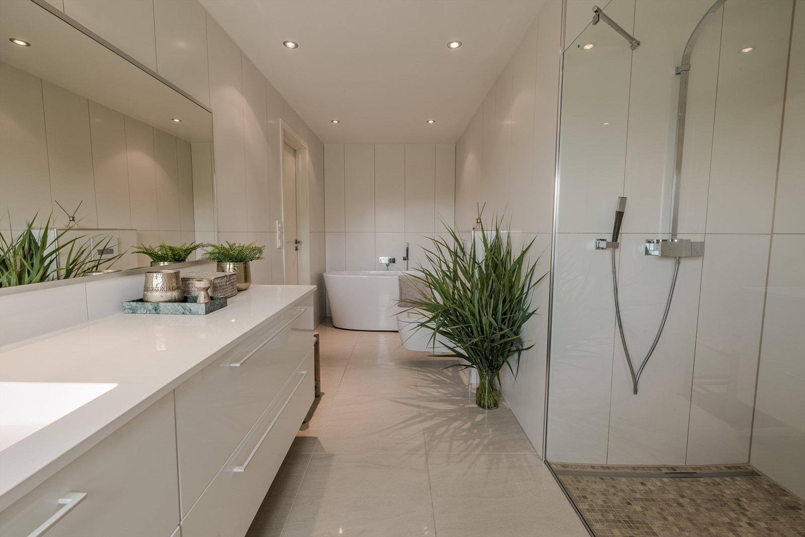 Stort bad i soveromsfløyen. Galleribilde