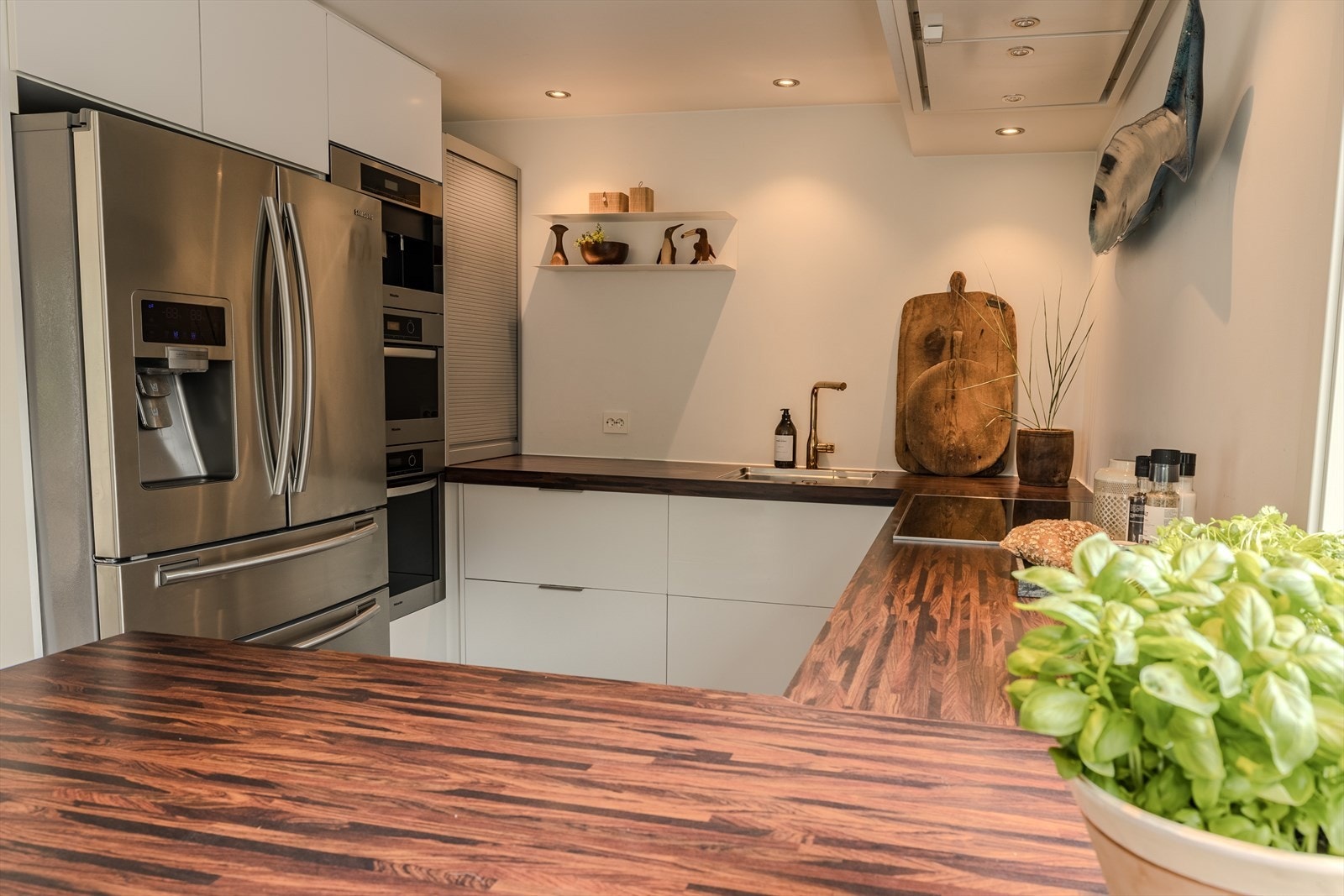 Fra kjøkken i hoveddelen. Galleribilde