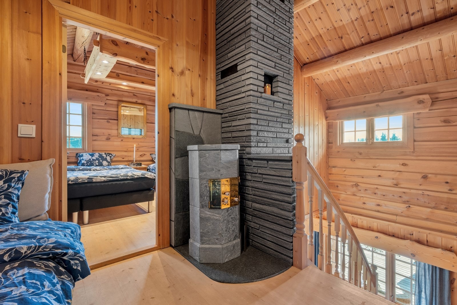 Vi beveger oss videre opp i 2. etasje. Galleribilde