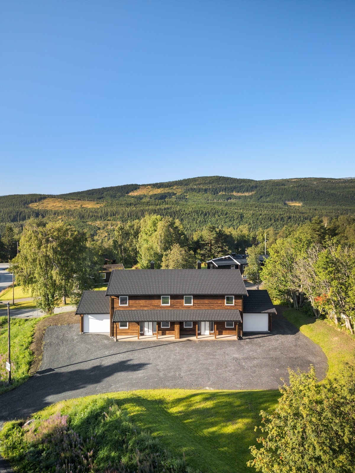 Bo barnevennlig, med vakker natur i rundt deg, og samtidig med alt du trenger i hverdagen i umiddelbar nærhet. Galleribilde