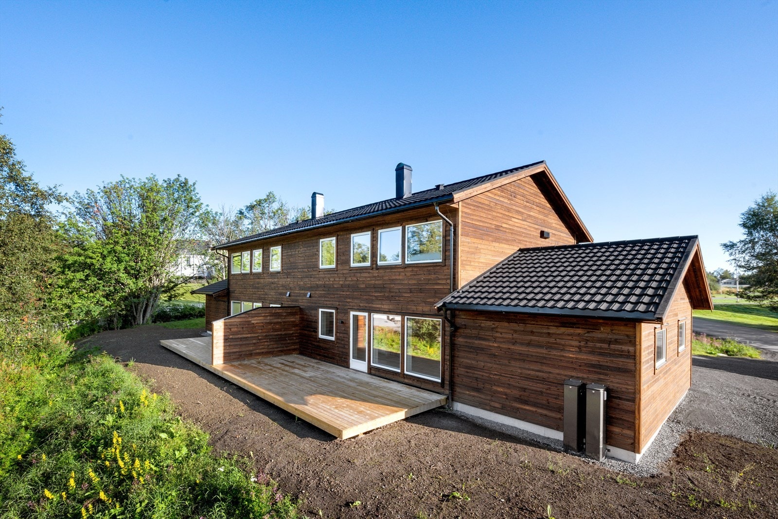 Velkommen til Kjerkveien 2 - To splitter nye og familievennlige halvparter av tomannsbolig, med barnevennlig beliggenhet og egen garasje! Galleribilde