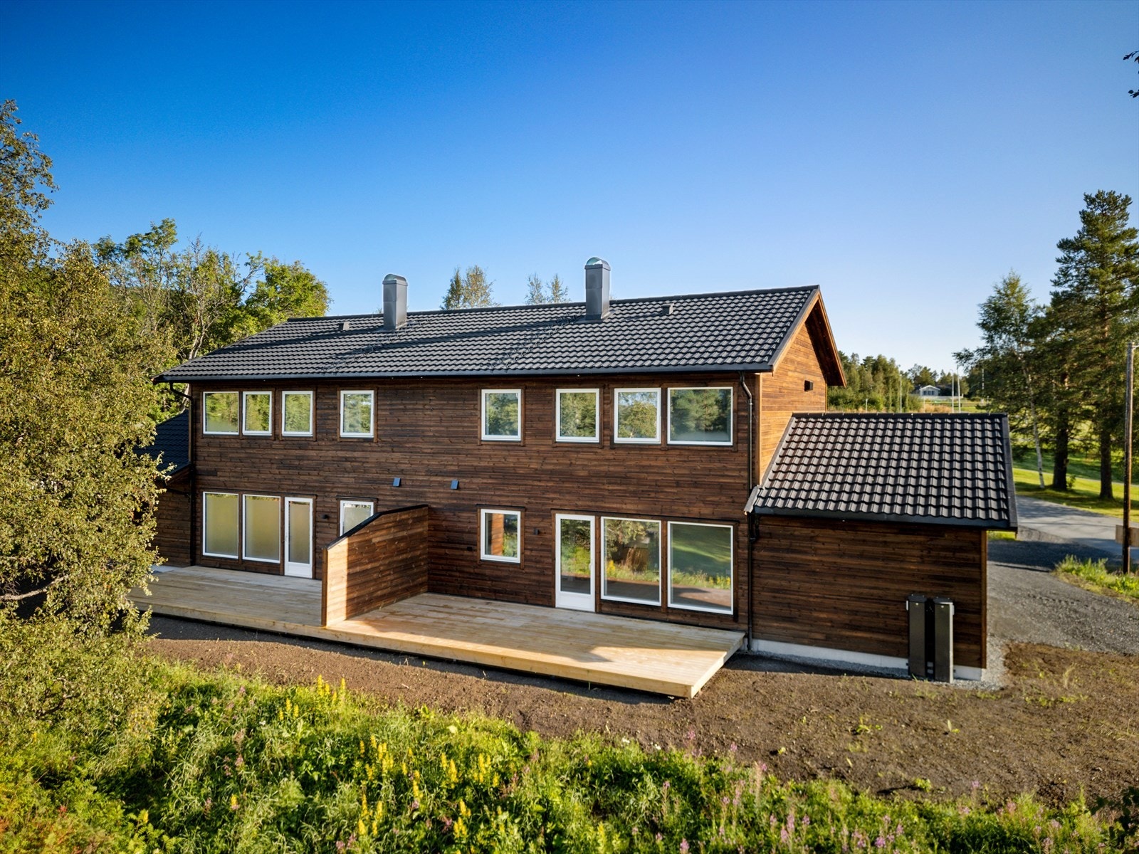 Her har man en unik mulighet til å sikre seg en splitter ny halvpart av tomannsbolig, som er innflyttingsklar umiddelbart hvis ønskelig. Galleribilde