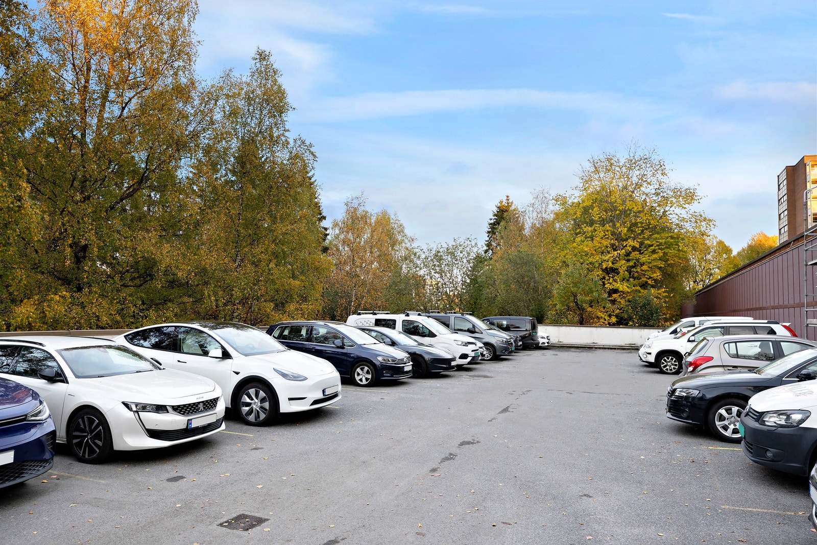 Borettslaget har gjesteparkering. Galleribilde