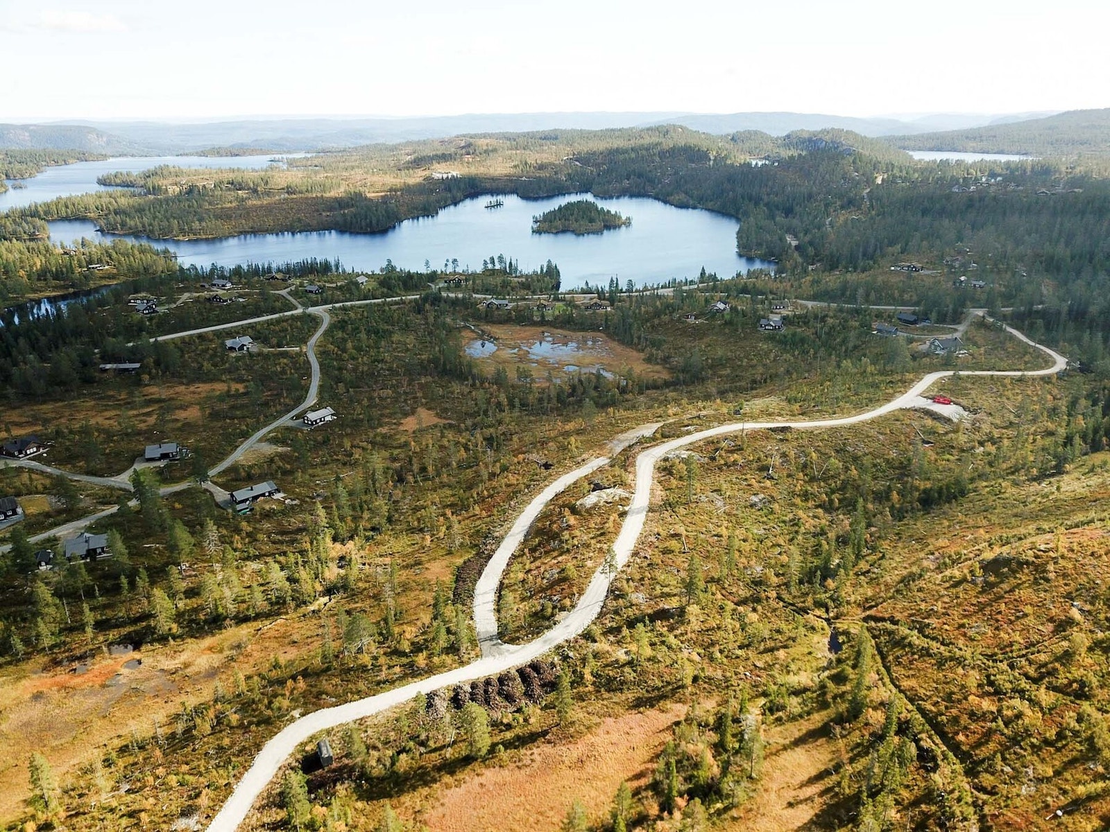 Utsikt mot Holmevatnet fra tomteområdet Galleribilde