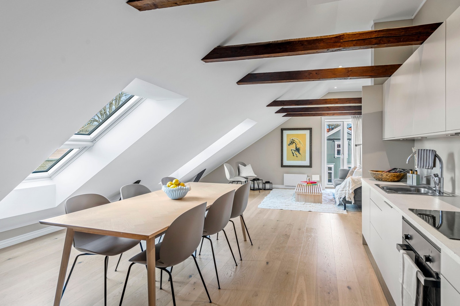 Velkommen til Conradis gate 9 v/Erlend Løvold. Foto: Sindre Lundvold Galleribilde