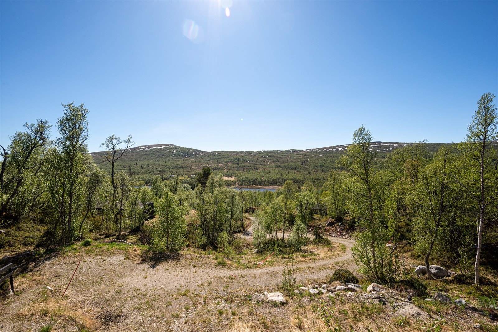 Parkeringsplasser rett nedenfor hytta. Galleribilde