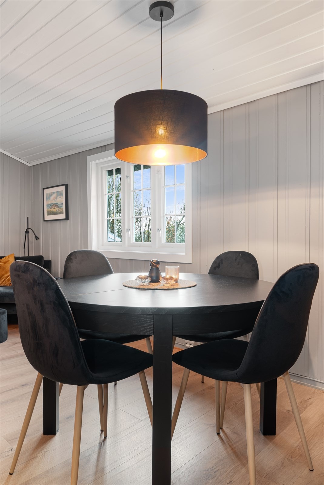 Spisestue. Galleribilde