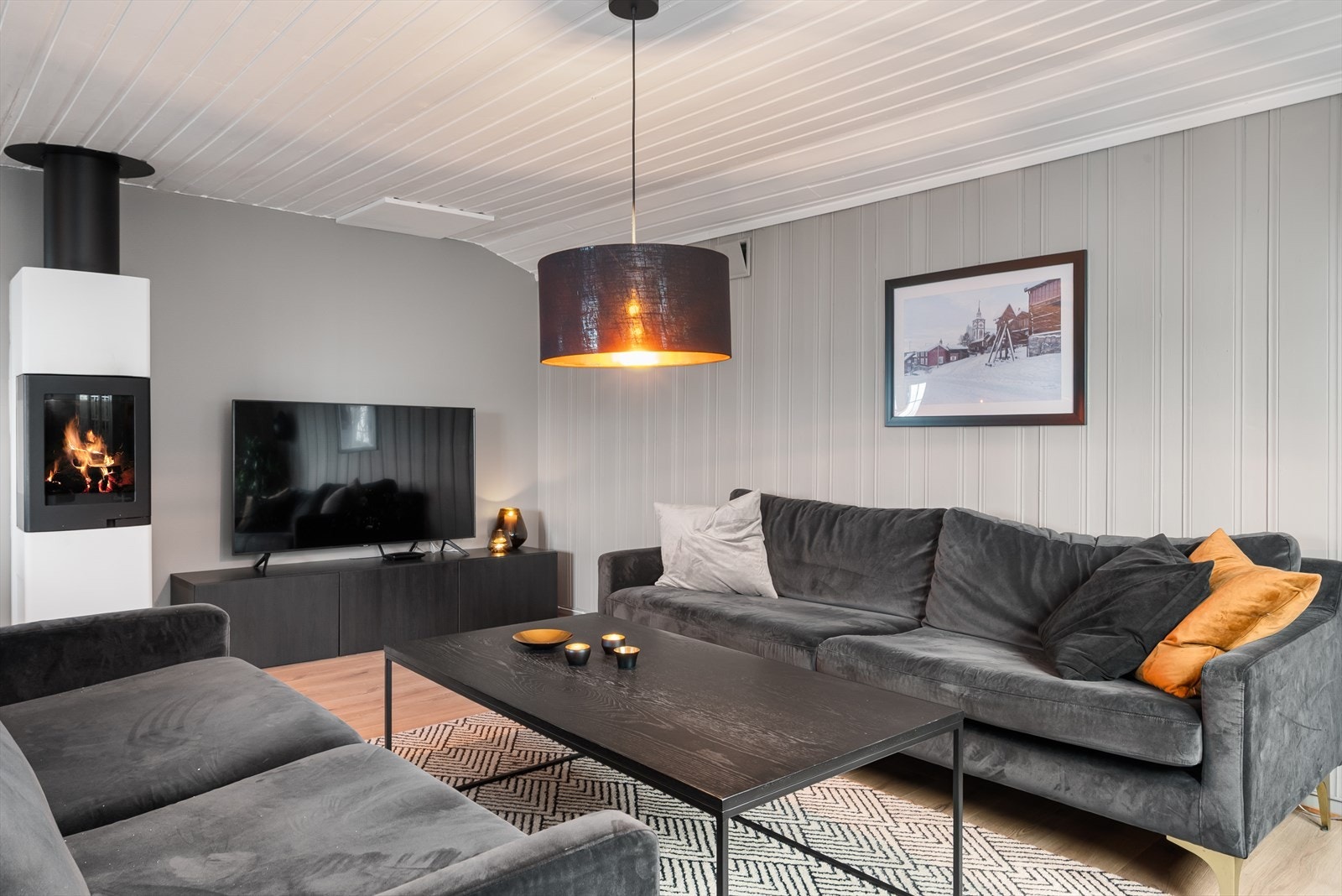 Hytta er oppusset i moderne og tidsriktige farger. Galleribilde