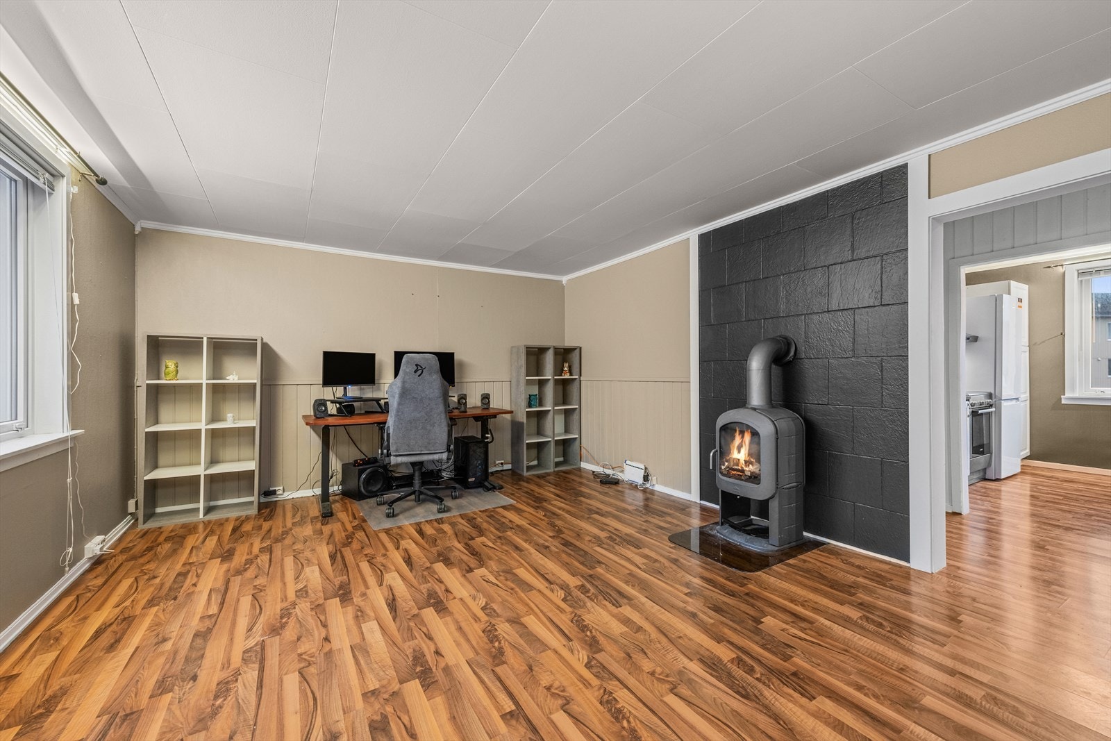 Stuen har en møbleringsvennlig utforming som gjør det enkel å innrede stuen. Galleribilde