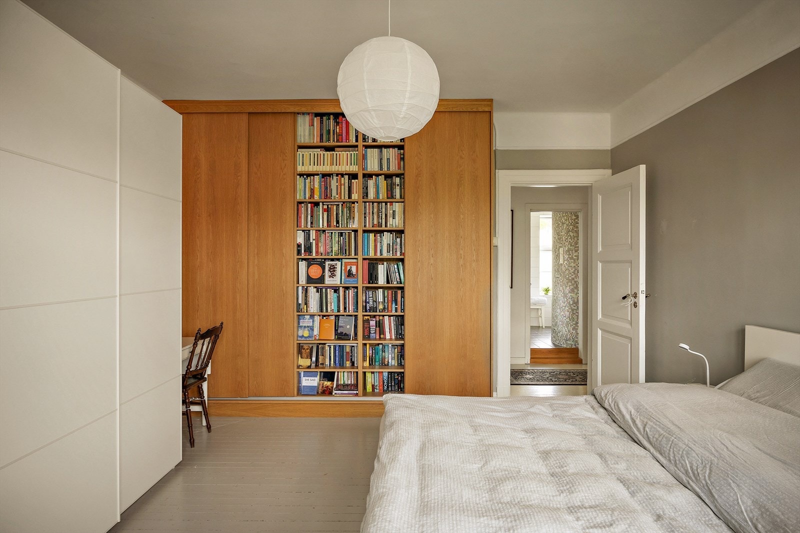 Gjennomgående planløsning som sikrer gode lysforhold Galleribilde