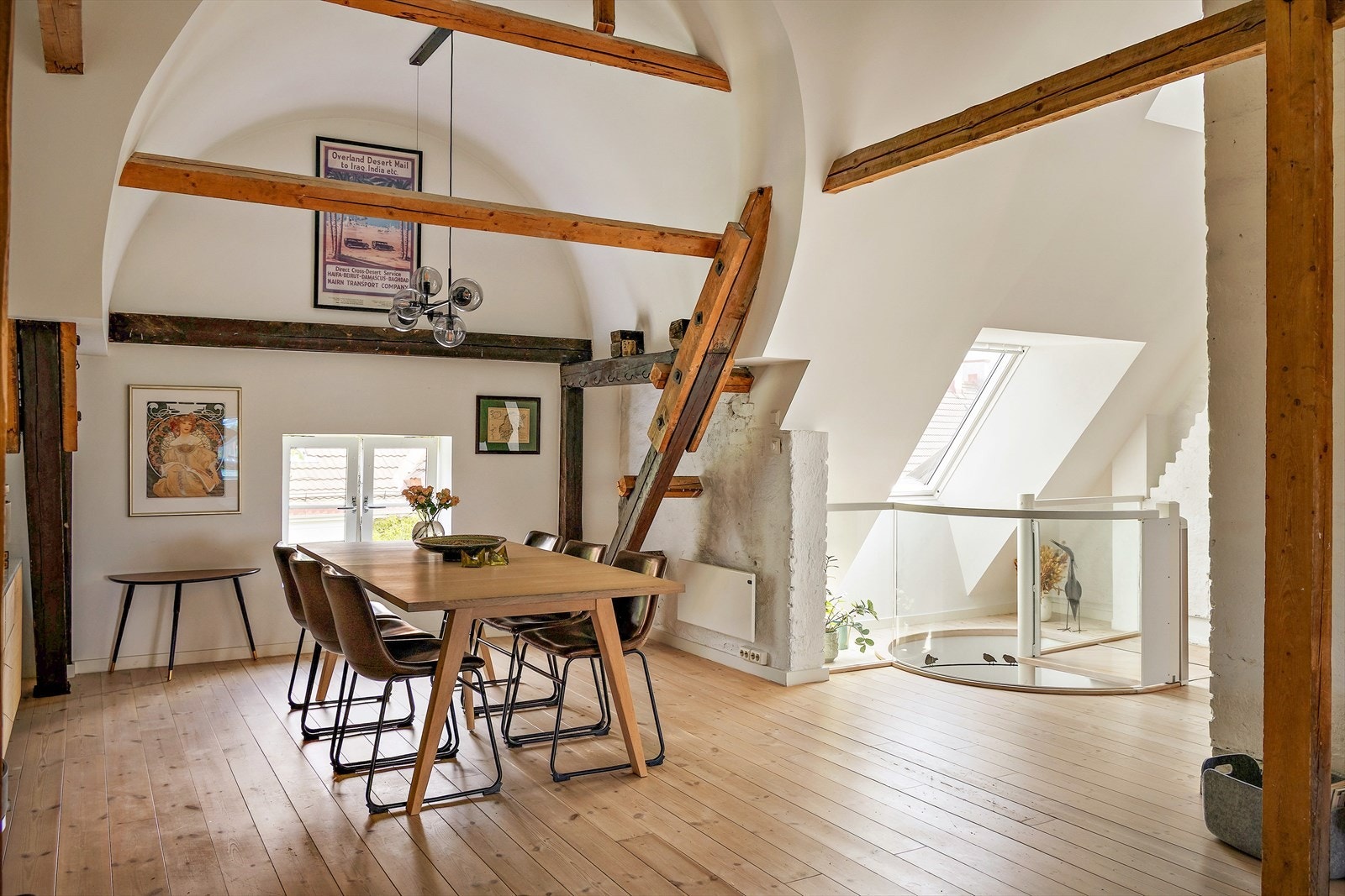 Velkommen til denne unike loftsleiligheten i hjerte av Torshov! Presentert av Joachim Lindhjem v/ Nordvik Torshov Galleribilde