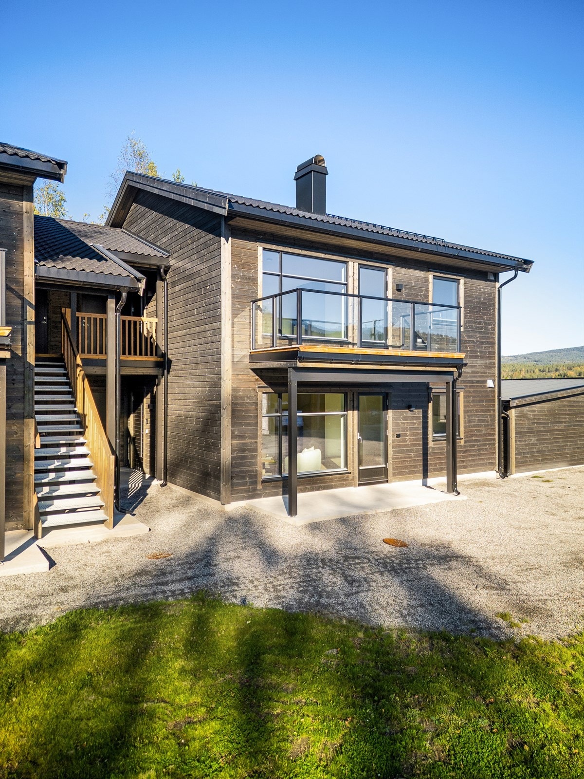 Velkommen til Utsikten!
Leiligheten ligger i 2. etasje til høyre. Galleribilde