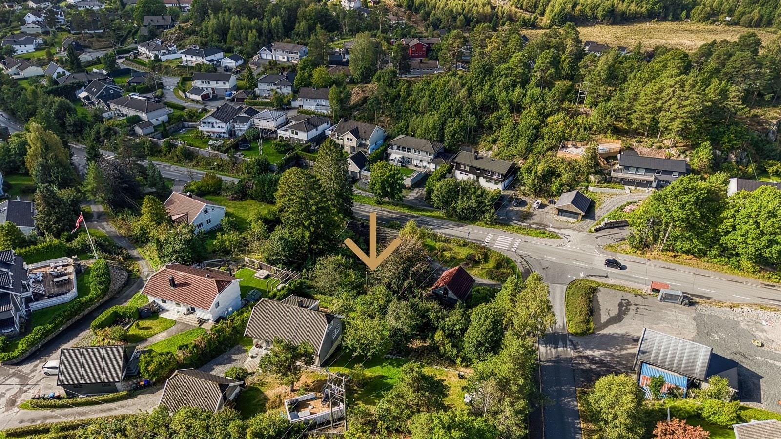 Tomten har tinglyst adkomst fra Fyrforvalter Knudsens vei Galleribilde
