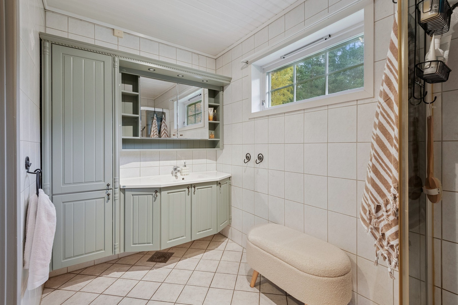 Flislagt bad med varmekabler i gulv. Galleribilde