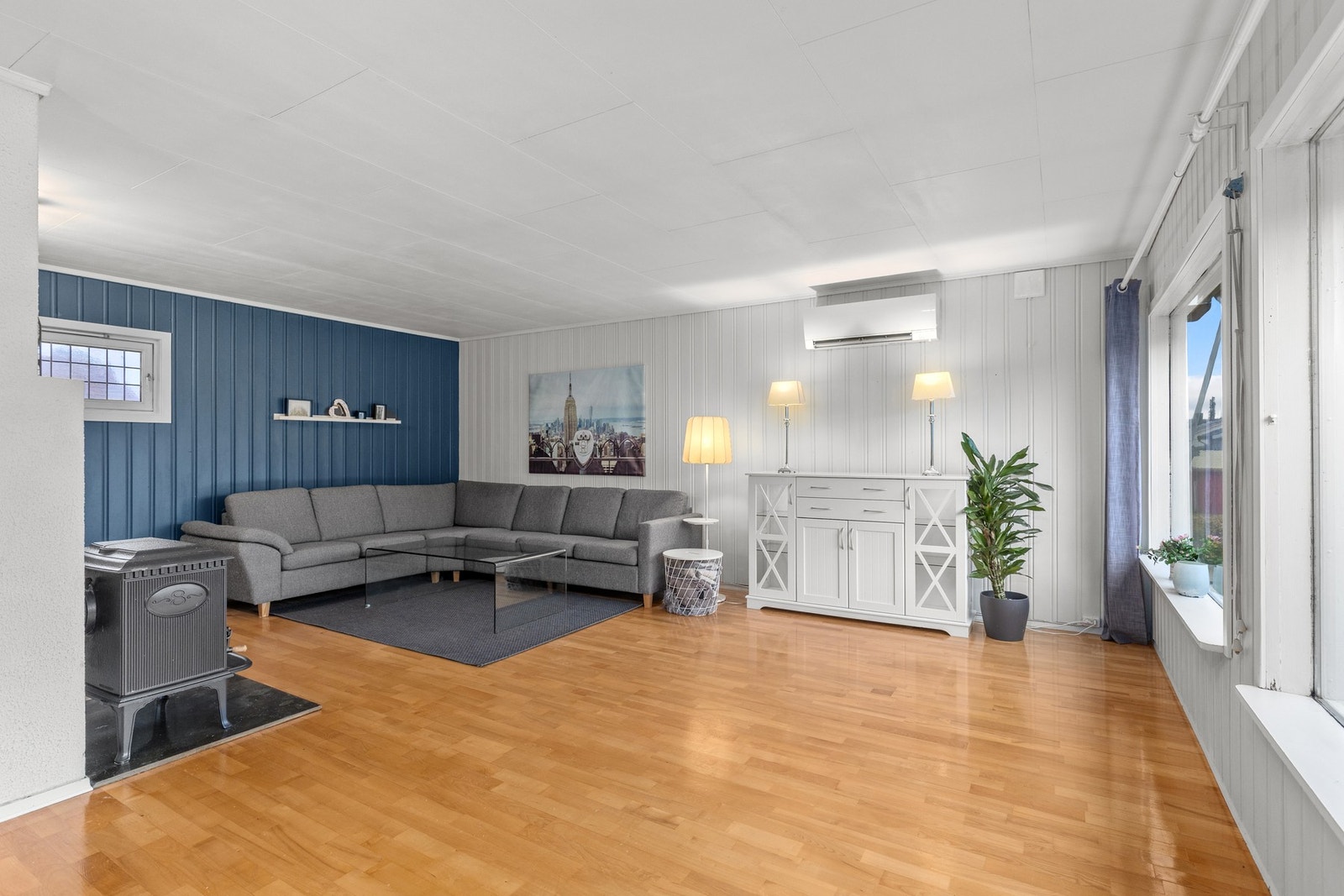 Romslig stue på 36 kvm. Galleribilde