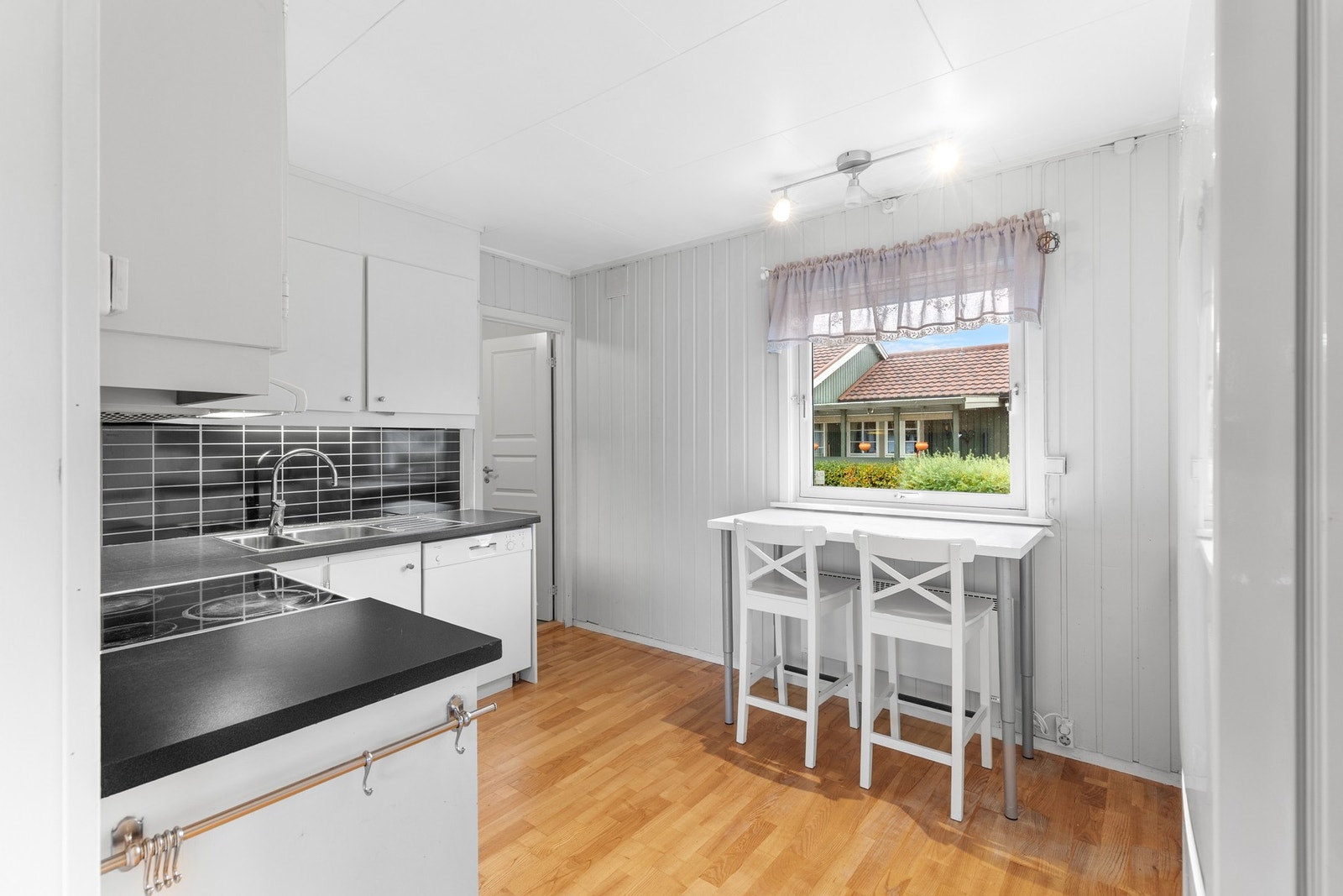 Lyst kjøkken på 10 kvm. Galleribilde