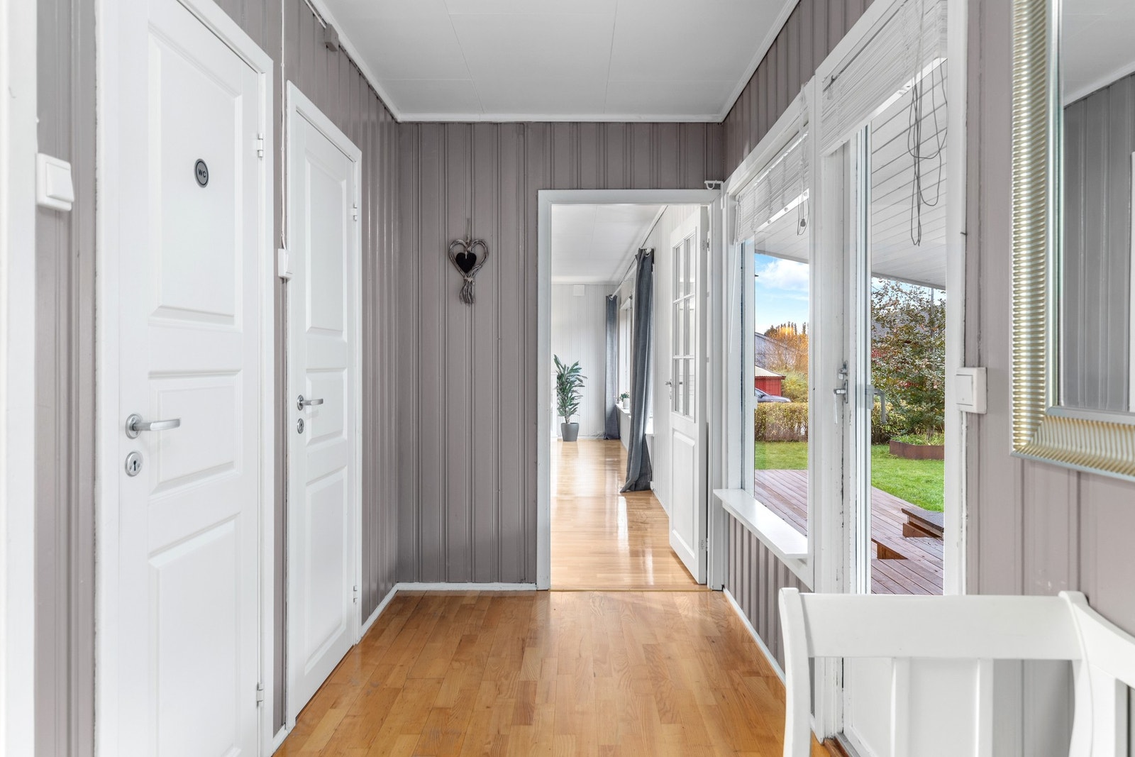 Fra gangen har du utgang til terrasse. Galleribilde