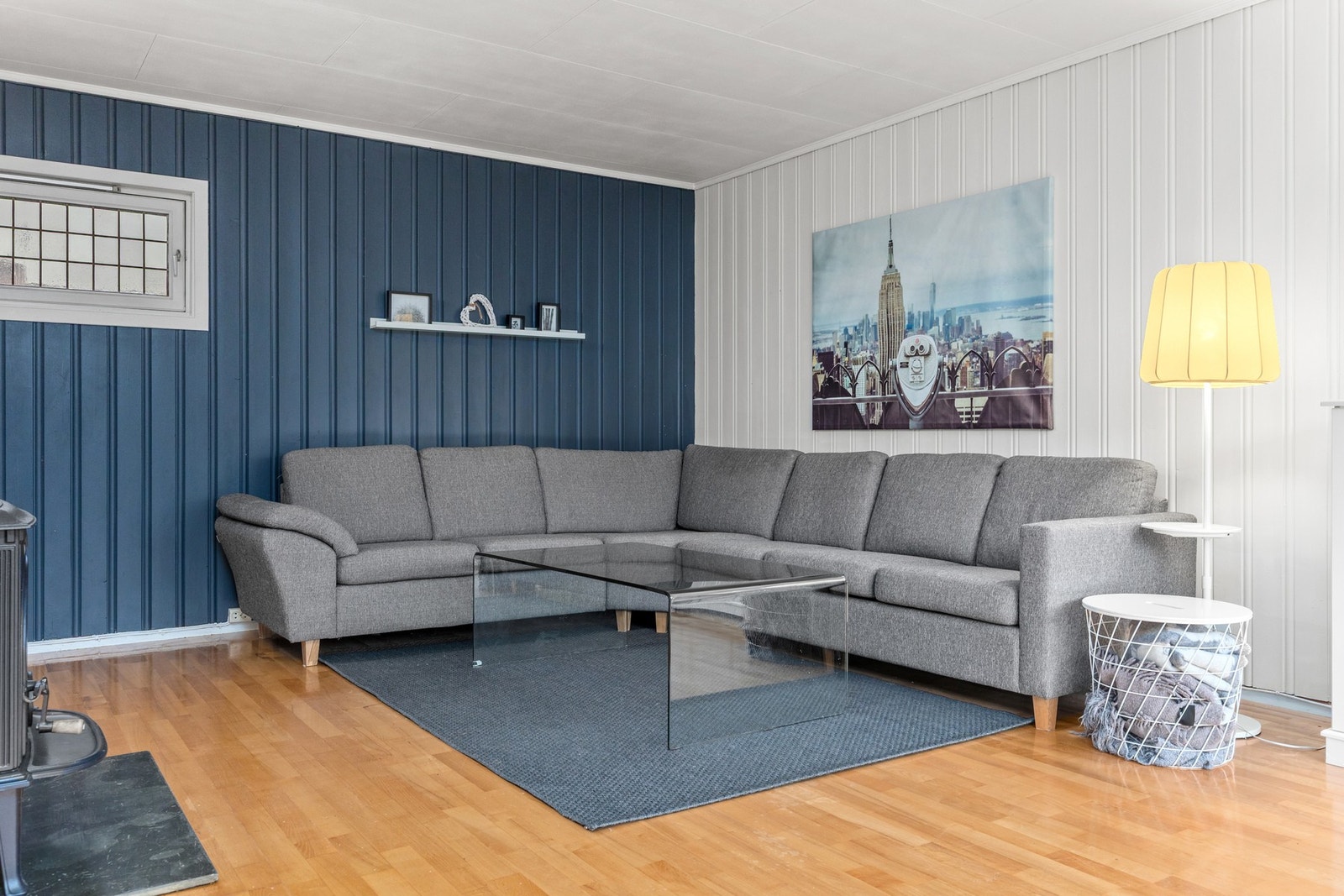 Det er rikelig med plass til stor sittegruppe. Galleribilde