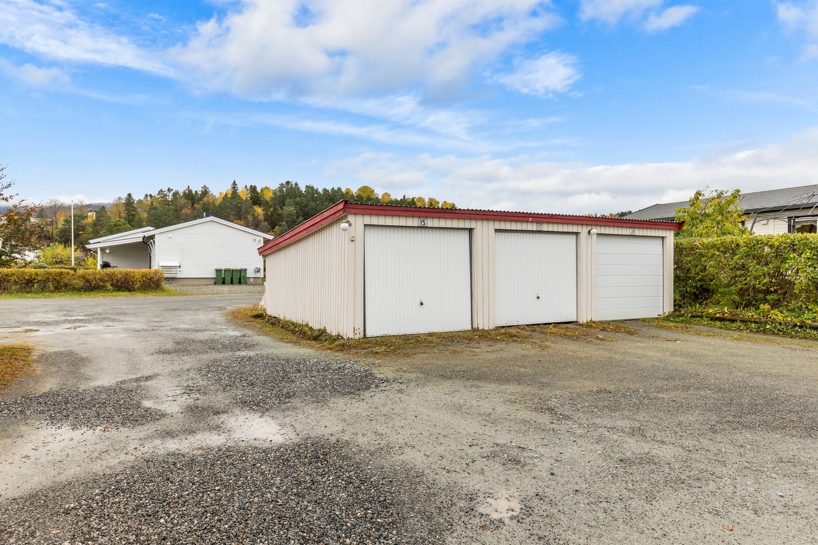 Garasje medfølger. Galleribilde