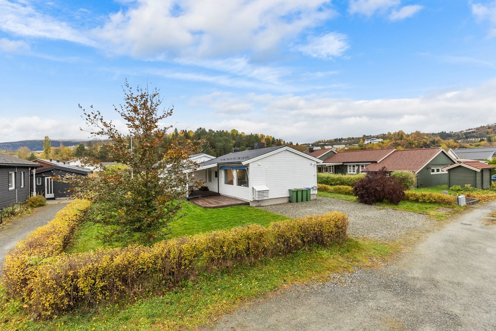 Boligen ligger fint til i Husbymyra med kort avstand til service fasiliteter. Galleribilde