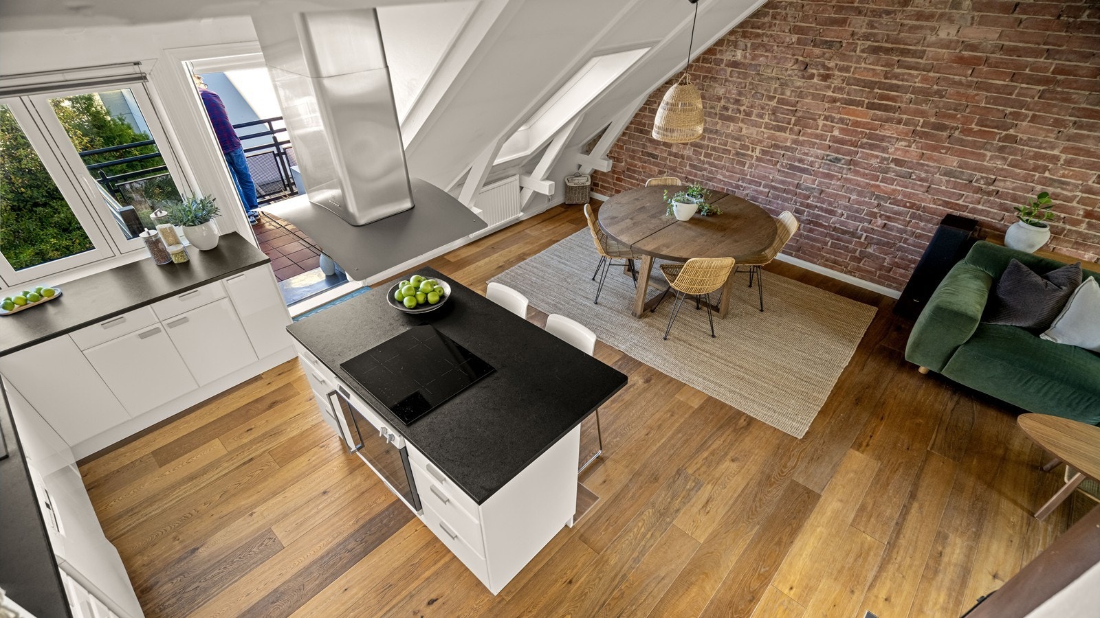 Stue og kjøkken sett fra hemsen Galleribilde