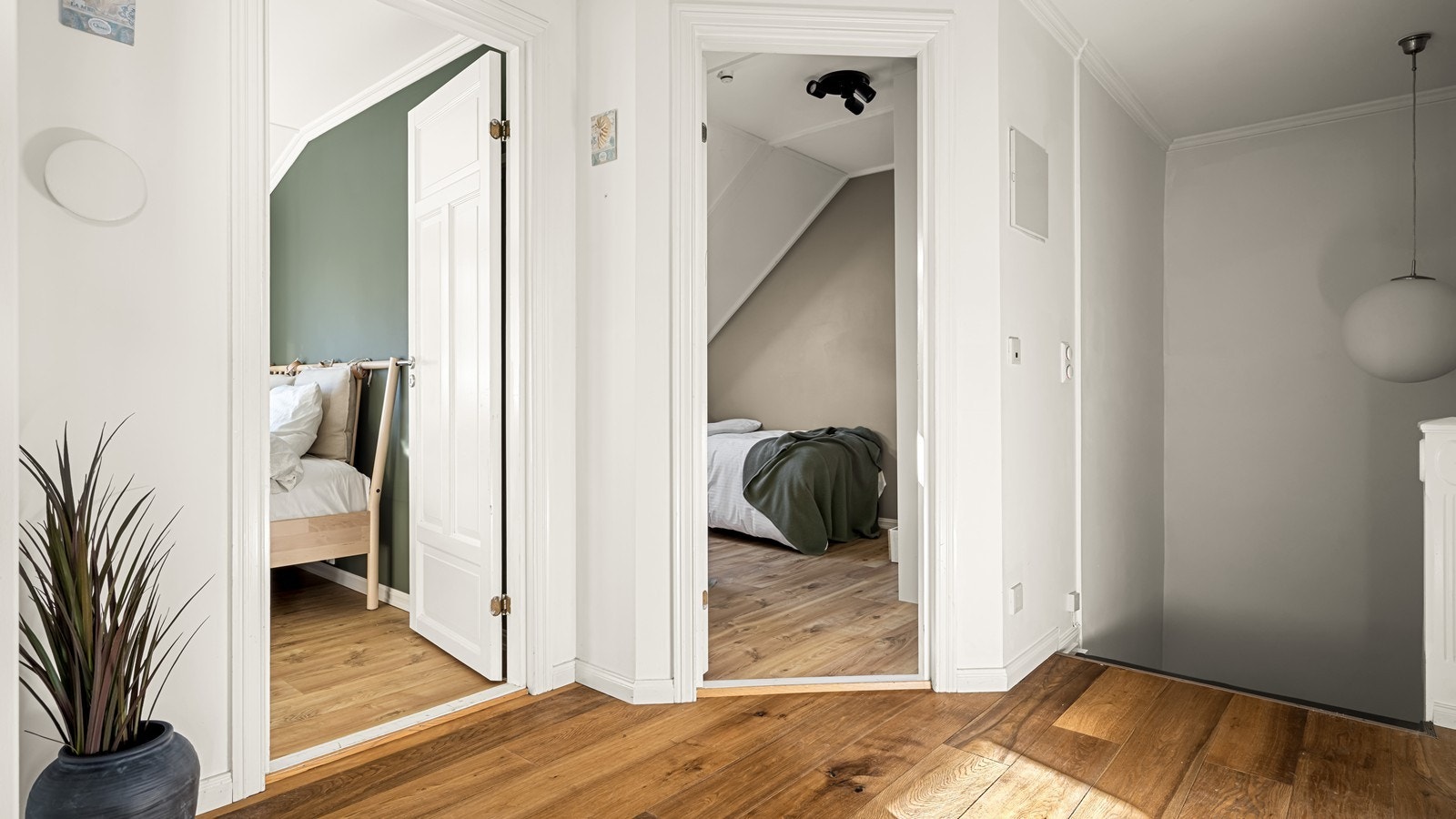 Mellomgang med inngang til soverommene Galleribilde