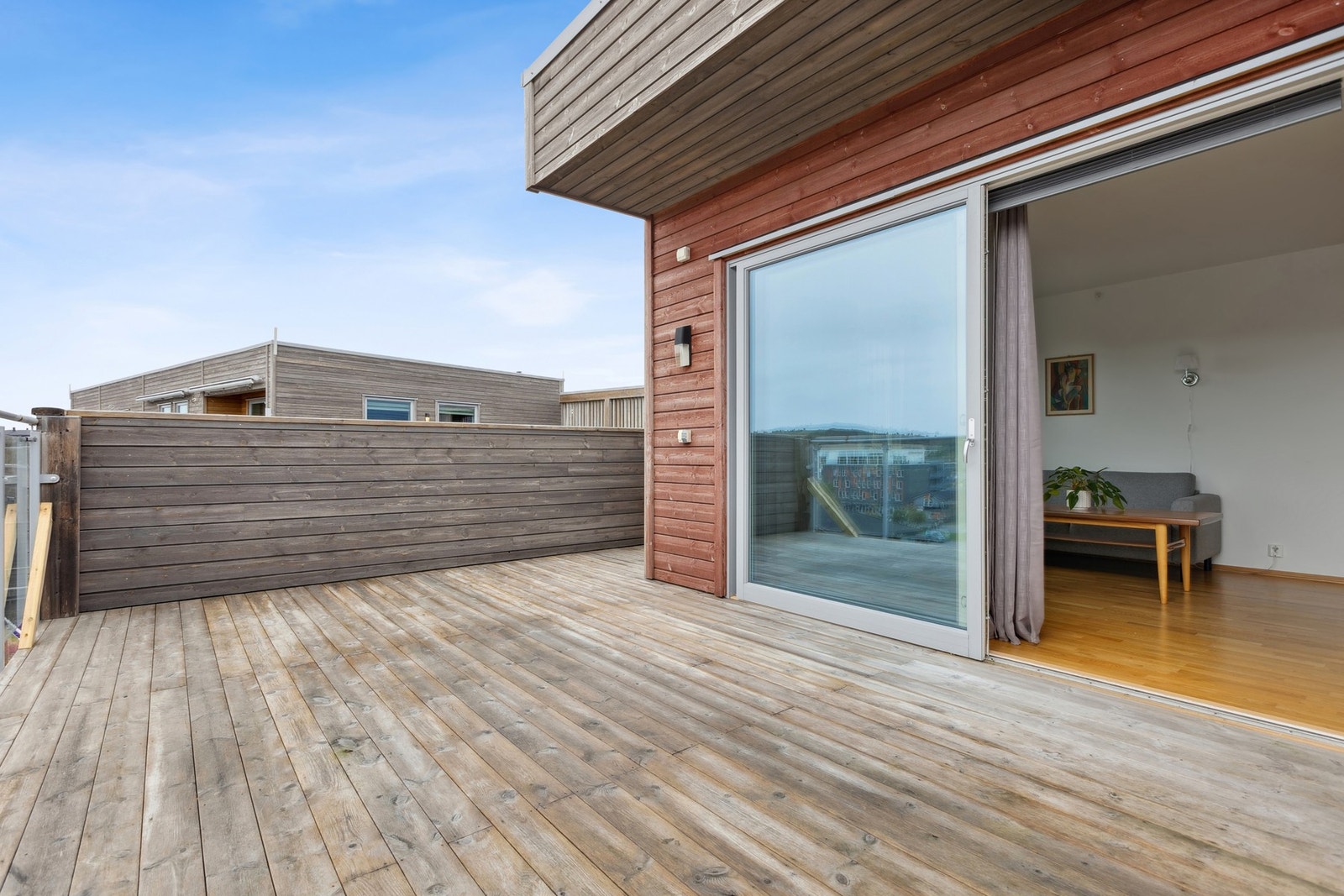 Her er det god plass til utemøbler. Galleribilde