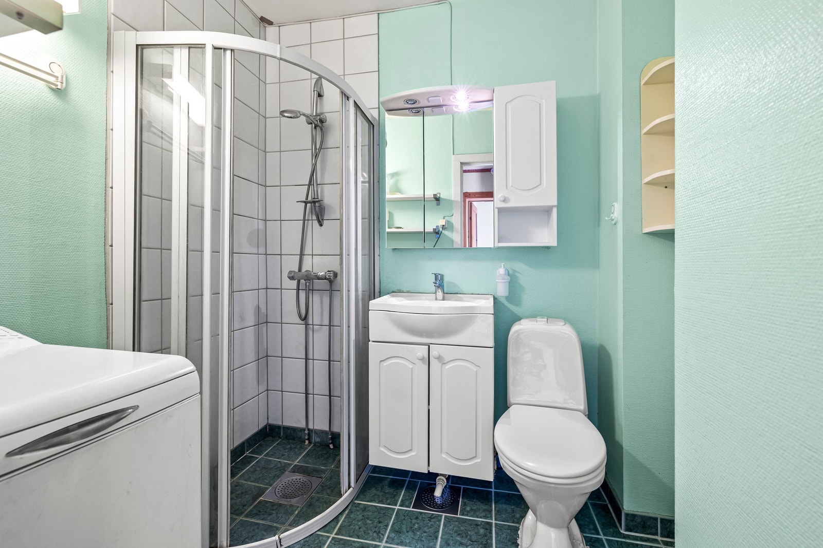 Badet har et godt utgangspunkt, men bør påregnes oppgradert for å møte dagens standard. Galleribilde