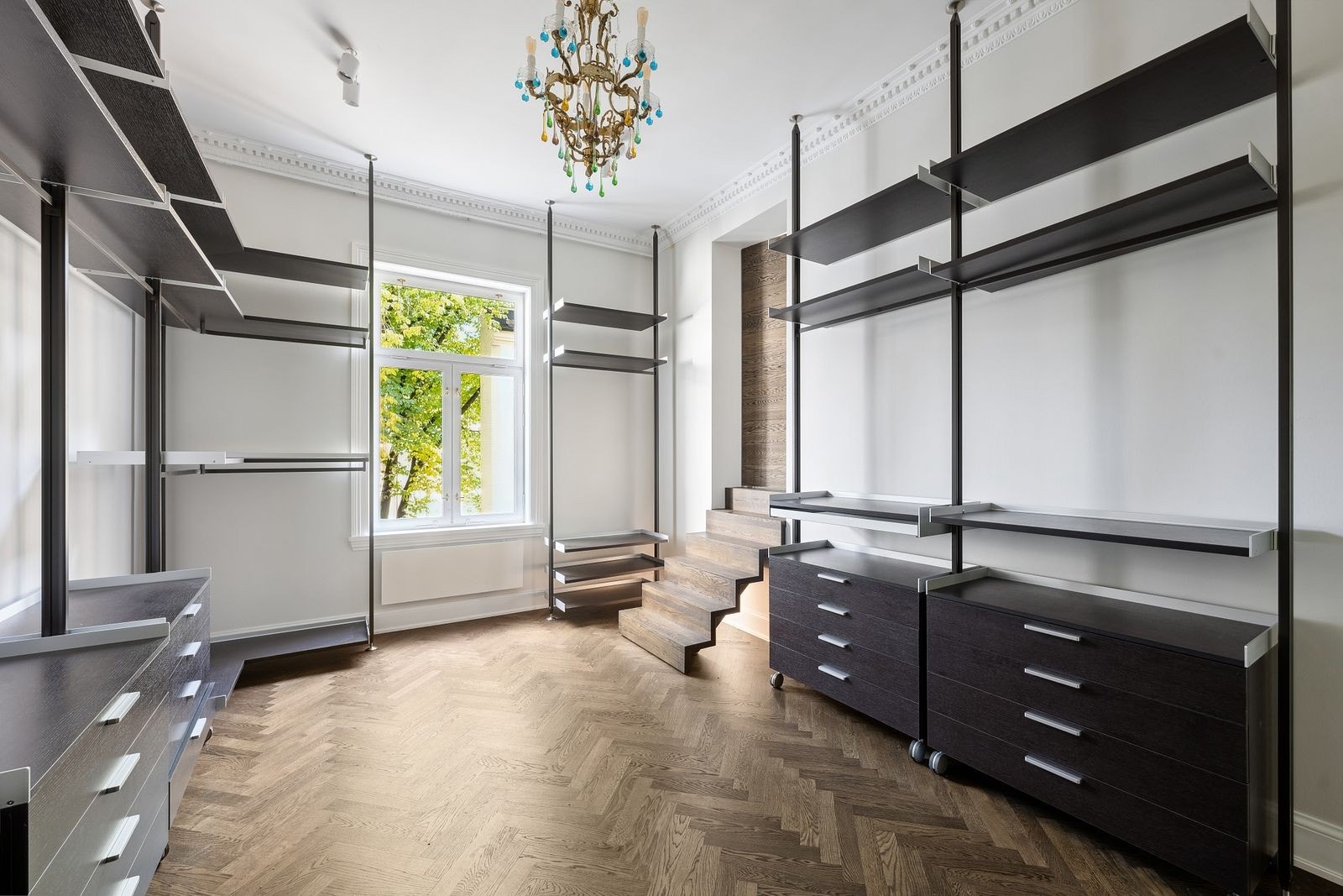 Soverom/ Garderobe Galleribilde