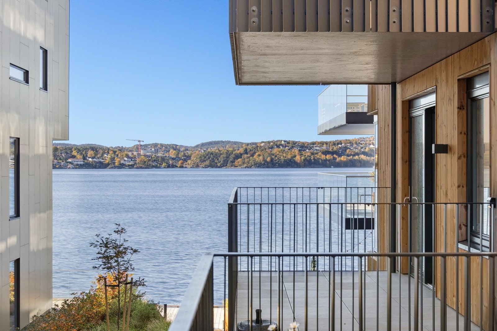 En strøken 3-roms leilighet fra 2023 i Kanalbyen, et unikt boligområde som kombinerer moderne komfort med naturskjønne omgivelser. Galleribilde