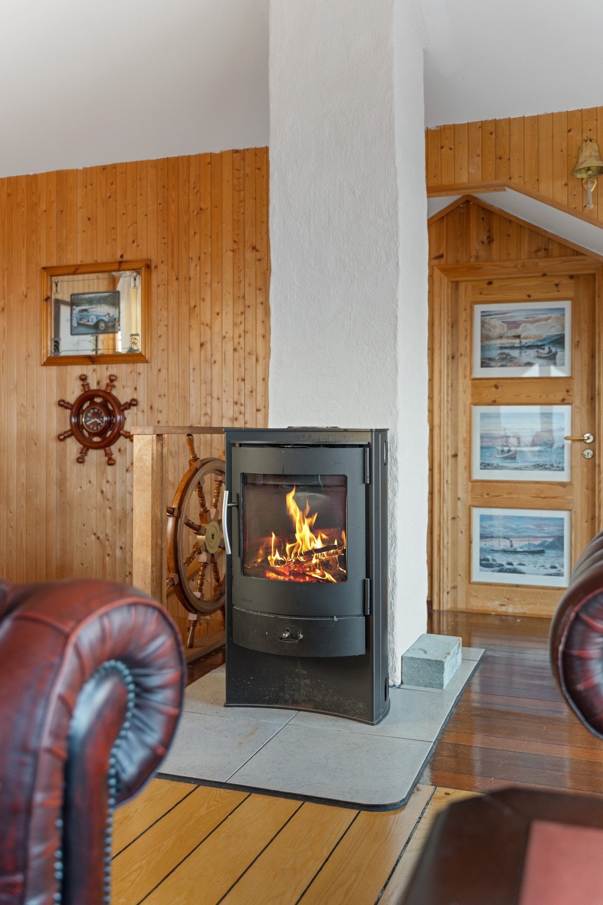 Stemningsfull vedovn som effektiv varmekilde. Galleribilde