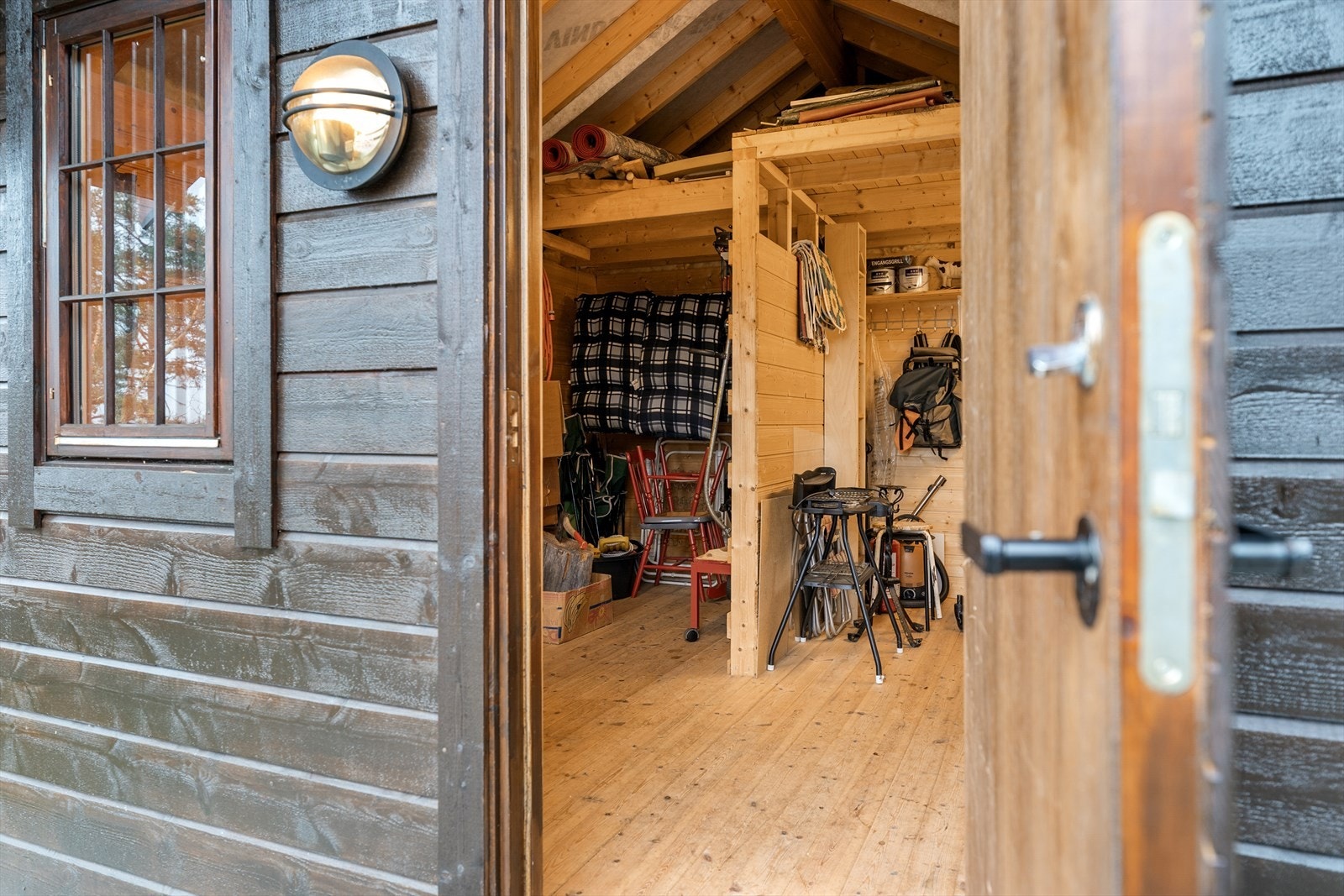 Uthus på ca. 13 kvm. Galleribilde