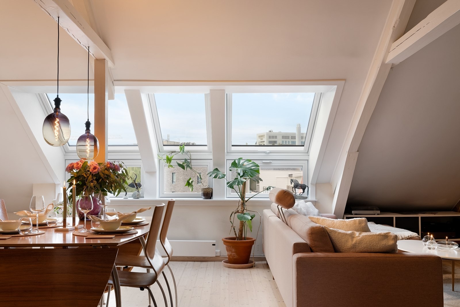 "Vi har kost her i 10 år med store middagsselskaper, 17. mai-frokoster og at boligen generelt har vært et samlingspunkt" - Selgere Galleribilde