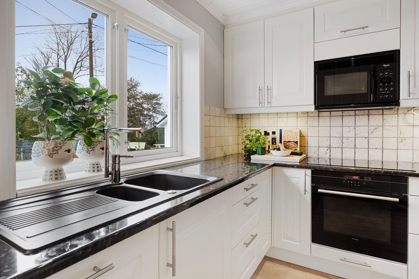 Kjøkken med både stil og funksjon. Galleribilde