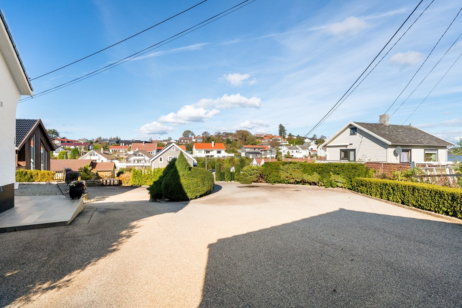 Gårdsplassen. Galleribilde