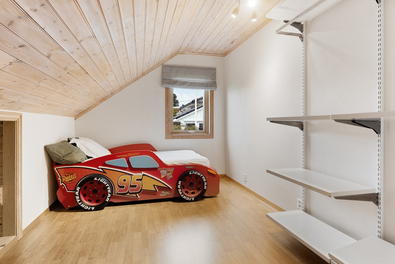 Soverom 2 i loftetasjen. Galleribilde