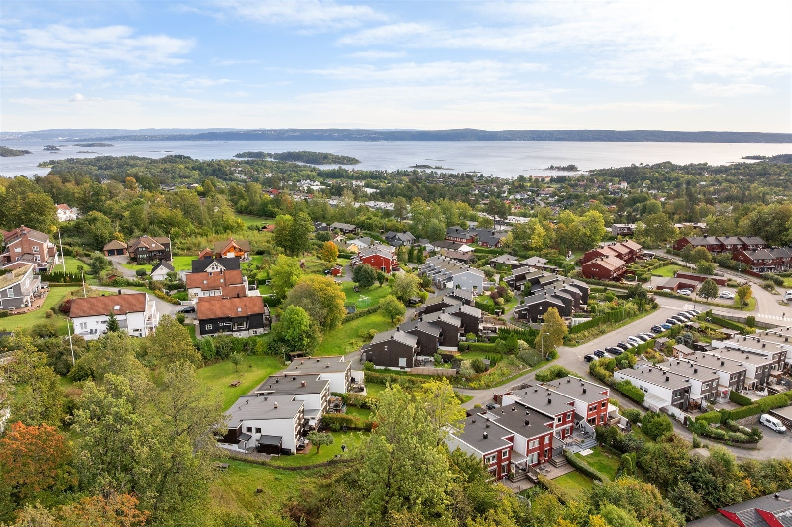 Fra området er det kort vei til flotte turområder, inkludert kyststien langs Oslofjorden. Galleribilde