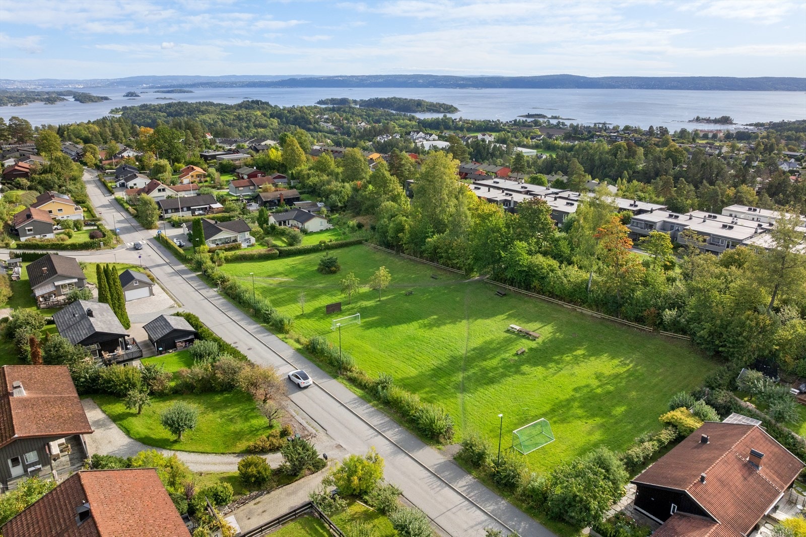 Nabolaget byr på en åpen utsikt over nærområdet og landskapet rundt. Galleribilde