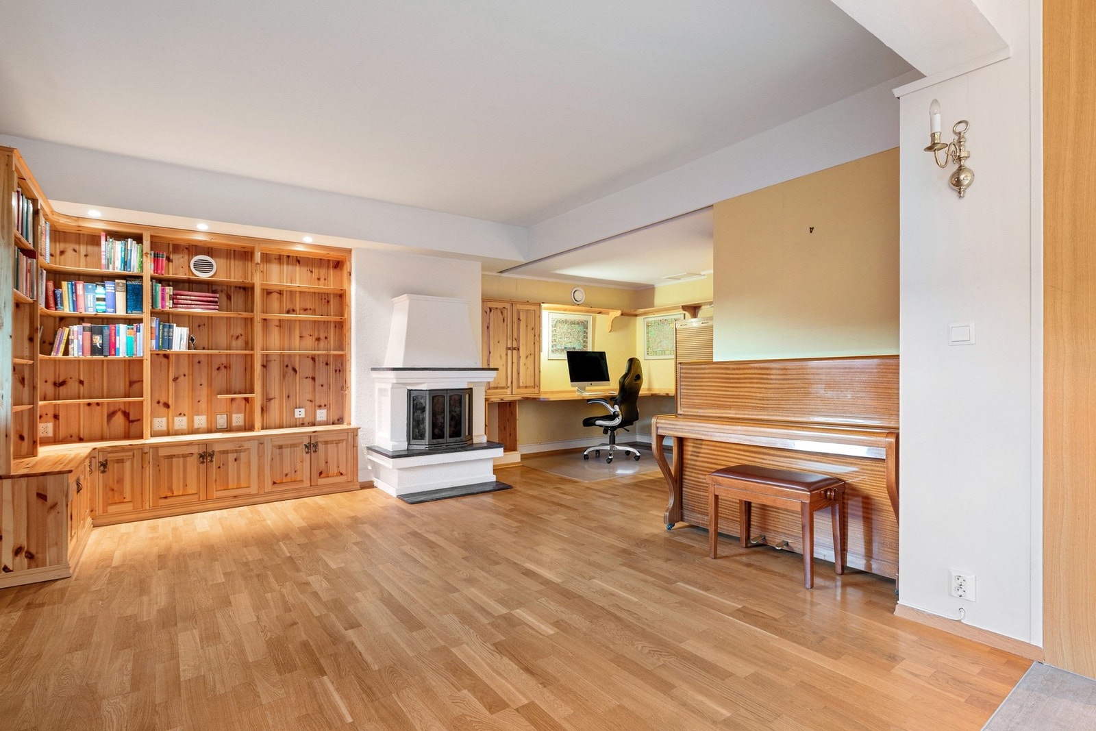 Peisestue. Galleribilde