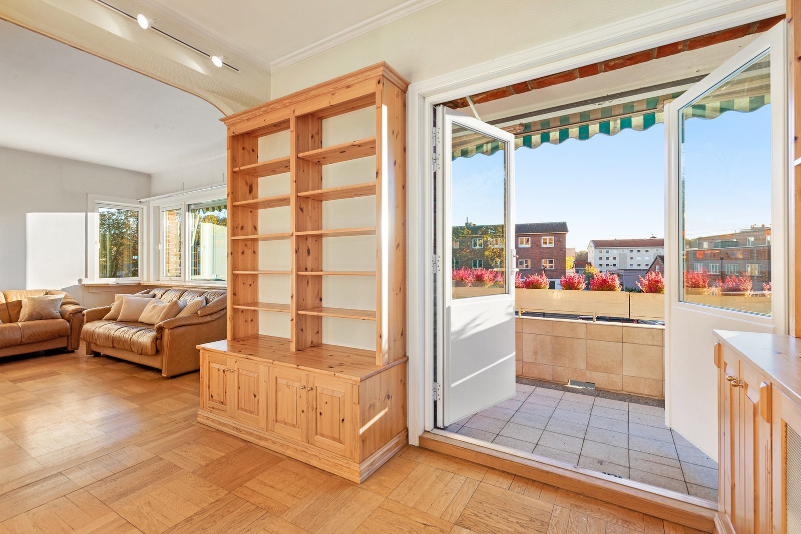 Utgang til balkong. Galleribilde