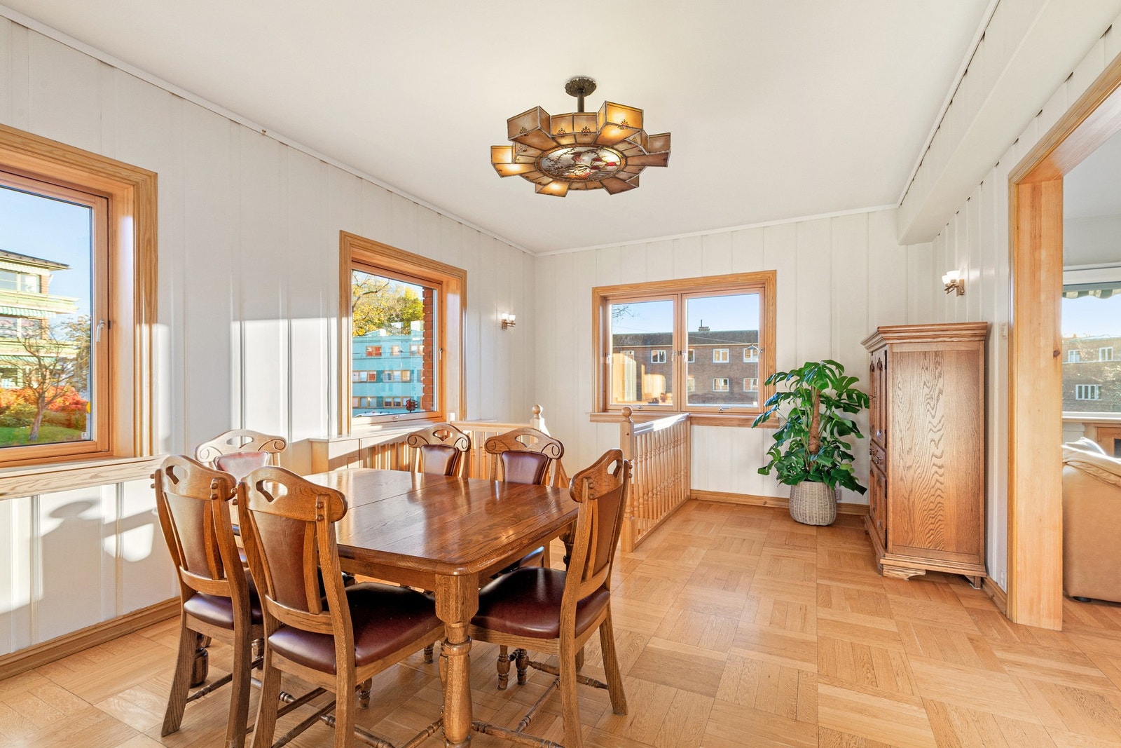 Spisestue. Galleribilde