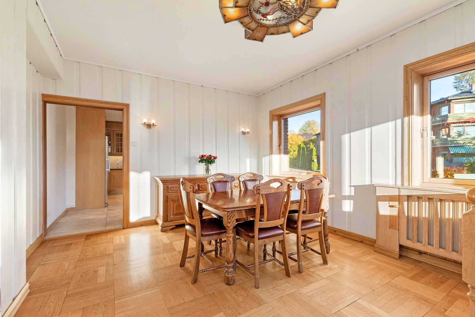 Spisestue. Galleribilde