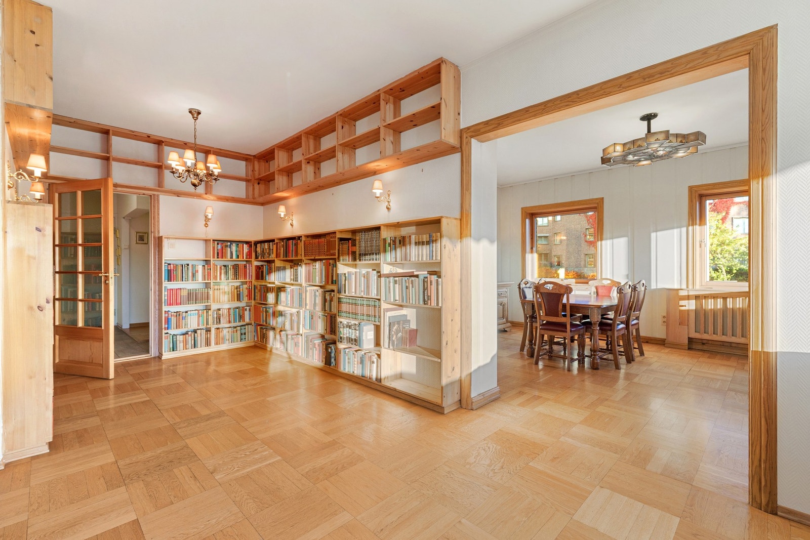 Leiligheten har store luftige rom. Galleribilde