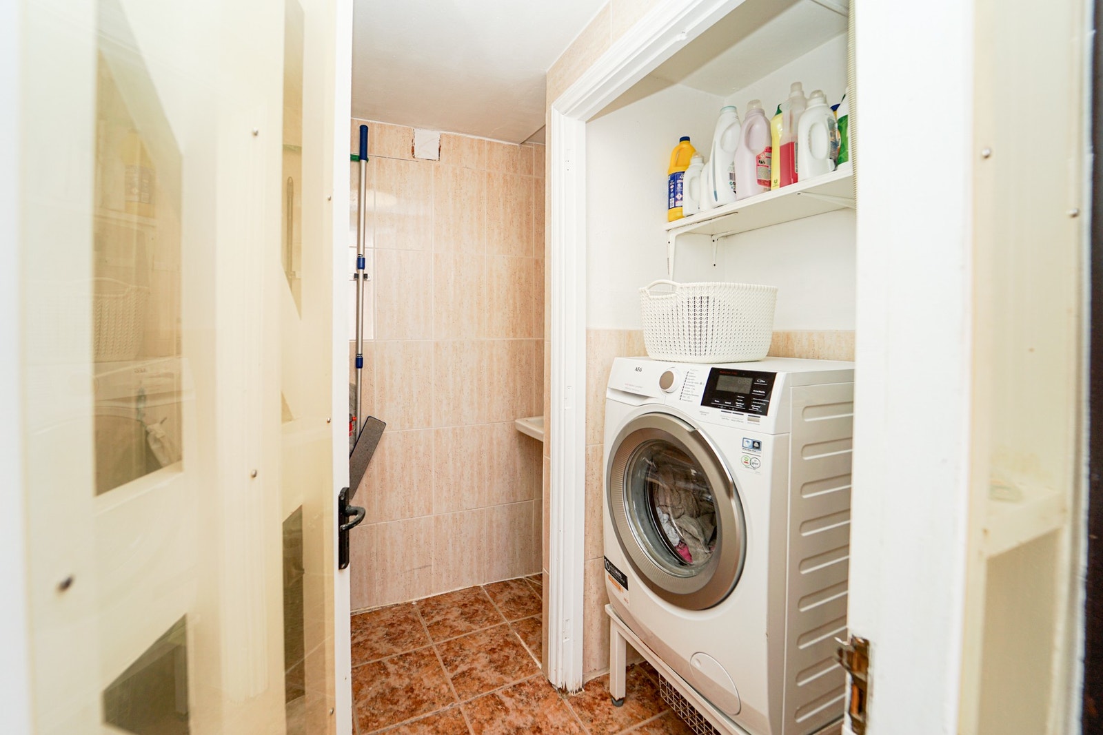 Vaskerom Galleribilde